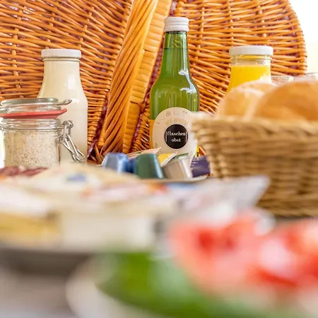 Goesselsdorfer Seeblick Nocleg ze śniadaniem 3*