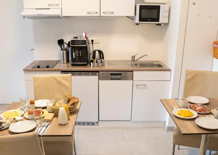 Goesselsdorfer Seeblick Nocleg ze śniadaniem 3*